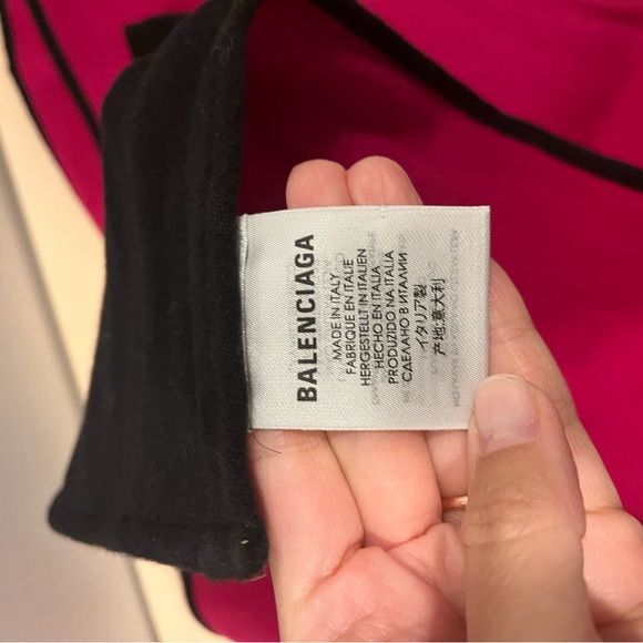 Large wool Balenciaga shawl/wrap. Pink on one side and black in the other - Picture 4 of 4